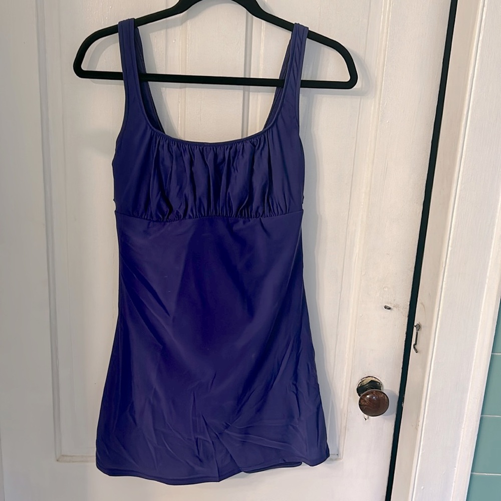 Land’s End purple skirted one piece bathing suit with built in underwire bra